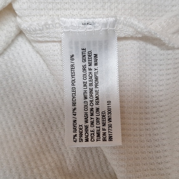 NEW! Women's "Oh What Fun" Thermal White Top - Wondershop - Picture 8 of 8